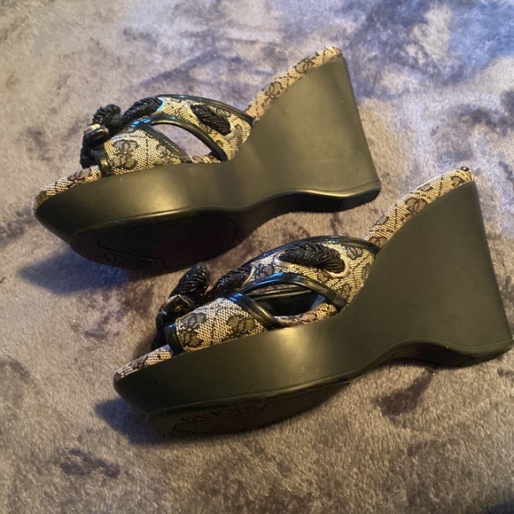 Guess wedge sandles - Picture 3 of 5